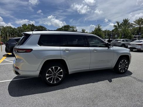 Used 2023 Jeep Grand Cherokee L Overland RWD image 4