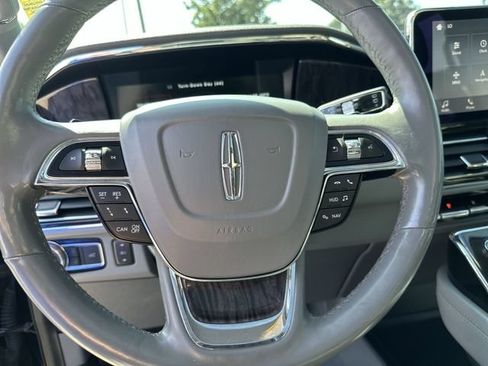 Used 2019 Lincoln Navigator Reserve AWD/4WD image 13