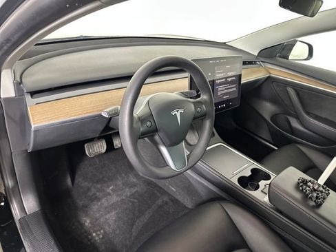 Used 2023 Tesla Model 3 Standard Range image 13