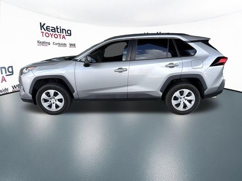 Used 2021 Toyota RAV4 LE FWD image 3