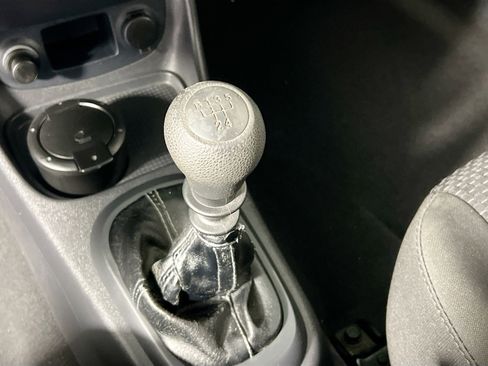 Used 2010 Hyundai Accent Hatchback image 23