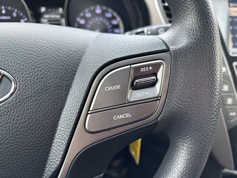 Used 2017 Hyundai Santa Fe SE FWD image 21