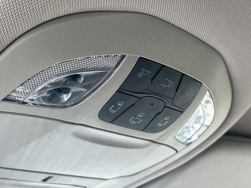 Used 2023 Chrysler Voyager LX FWD image 29