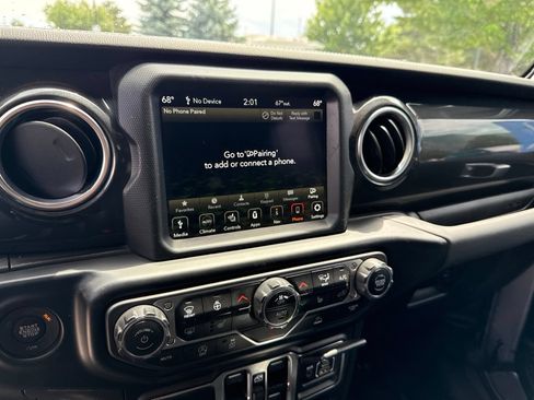 Used 2021 Jeep Wrangler Unlimited Sahara AWD/4WD image 16