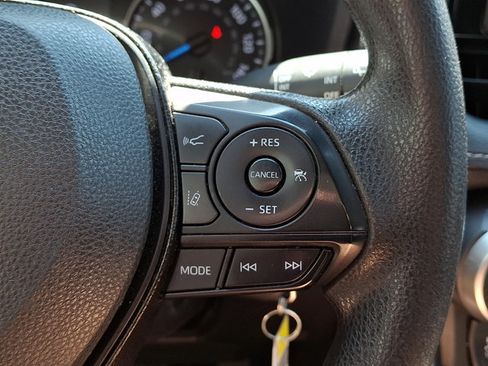 Used 2021 Toyota RAV4 LE AWD/4WD image 21