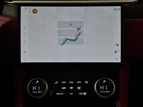 New 2025 Jaguar F-PACE R-Dynamic S image 17