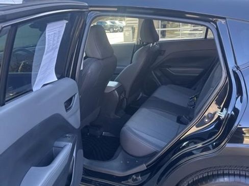 Used 2024 Subaru Crosstrek 2.0i Premium image 21