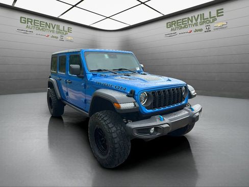 Used 2024 Jeep Wrangler Unlimited Rubicon 4xe AWD/4WD image 3
