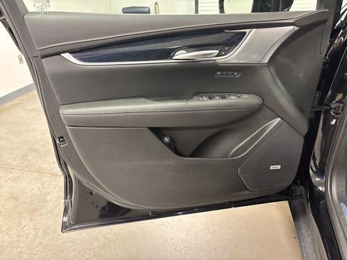 Certified 2025 Cadillac XT5 Premium Luxury image 17