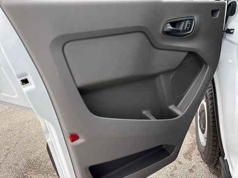 New 2026 Ford Transit 250 148 Medium Roof image 18