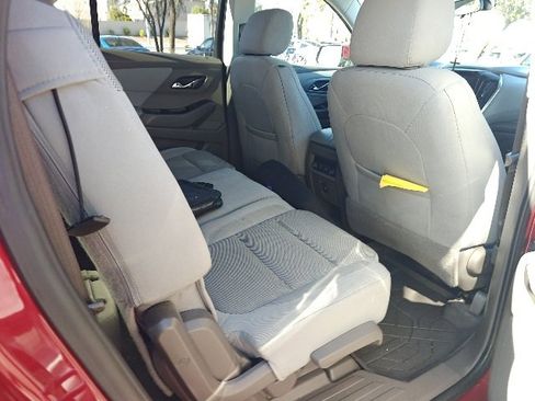 Used 2020 Chevrolet Traverse LT image 15