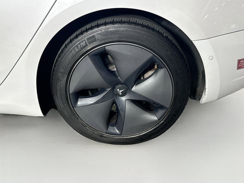 Used 2020 Tesla Model 3 Standard Range Plus image 11