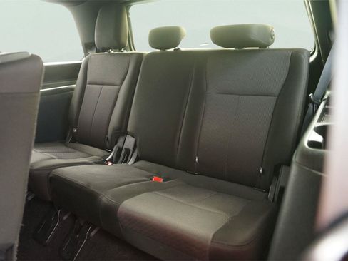 Used 2019 Ford Expedition XLT RWD image 14