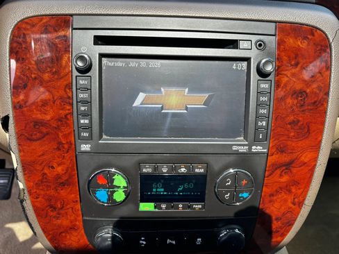 Used 2014 Chevrolet Tahoe LT RWD image 11