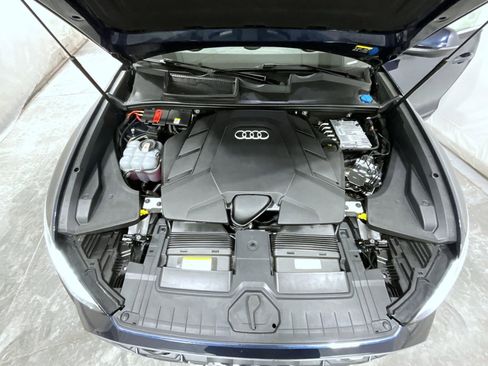 Used 2023 Audi Q8 Prestige image 25