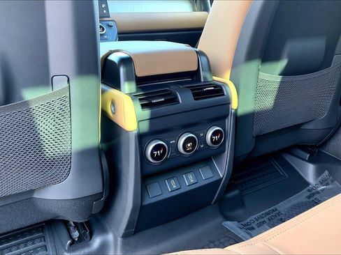 New 2026 Land Rover Defender 130 X-Dynamic SE image 20