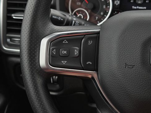 New 2026 RAM 1500 Express AWD/4WD image 9