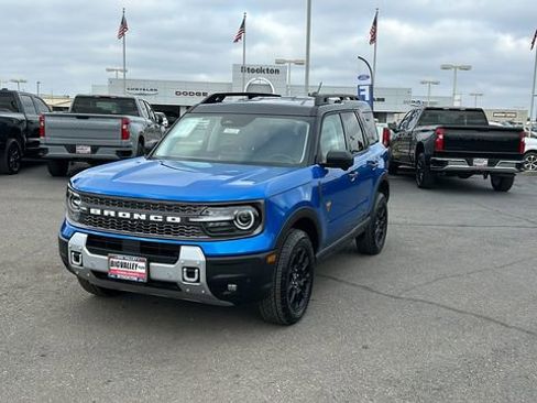 Used 2025 Ford Bronco Sport Badlands image 8