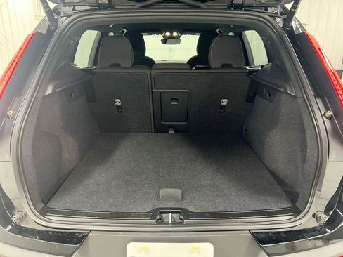 Used 2023 Volvo XC40 B5 Core AWD/4WD image 23