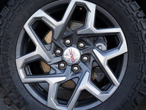 Used 2023 GMC Sierra 1500 SLT image 10