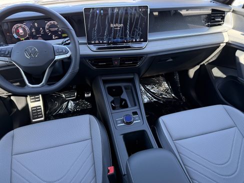 New 2026 Volkswagen Tiguan SE R-Line image 13