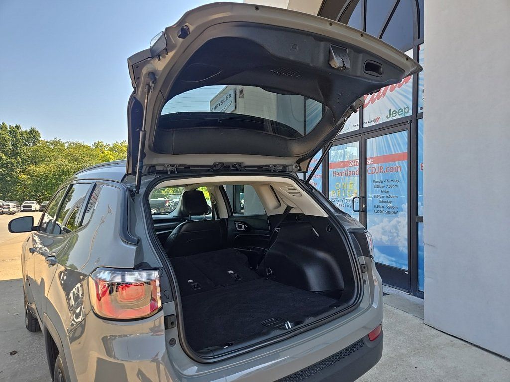 Used 2022 Jeep Compass Trailhawk w/ Trailhawk Convenience Group AWD/4WD image 89