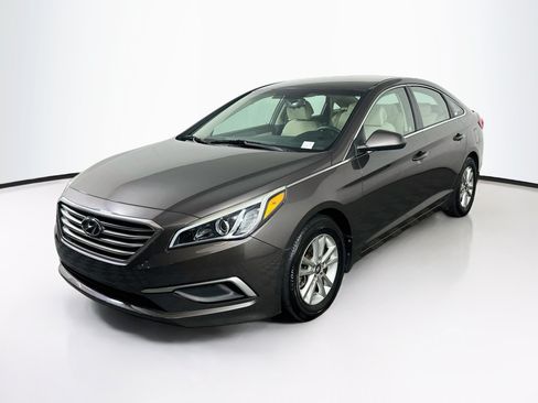 Used 2017 Hyundai Sonata SE FWD image 3