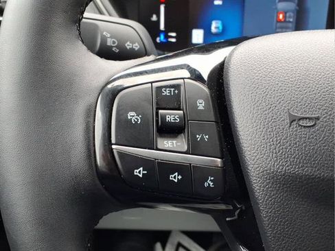 Used 2024 Ford Escape SE w/ Class II Trailer Tow Package image 23