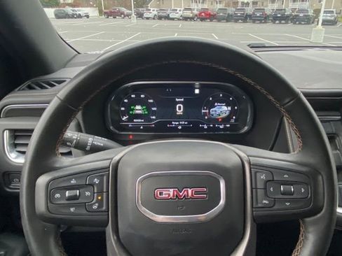 Used 2023 GMC Yukon XL AT4 w/ AT4 Premium Package AWD/4WD image 15