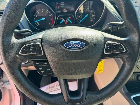 Used 2018 Ford Escape SE w/ SE Sync 3 Package FWD image 17