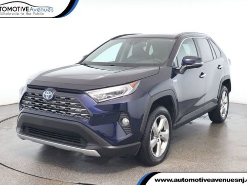 Used 2021 Toyota RAV4 Limited image 1