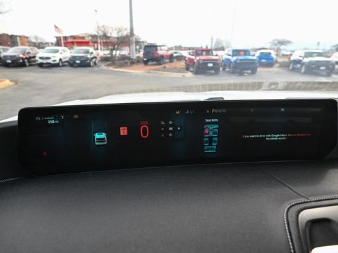 Certified 2025 Ford Expedition Max Platinum image 38