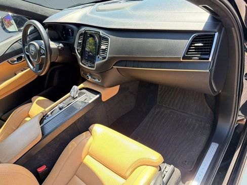 Certified 2023 Volvo XC90 B6 Ultimate w/ Lounge Package AWD/4WD image 31
