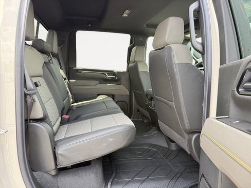 New 2026 Chevrolet Silverado 2500 ZR2 AWD/4WD image 18