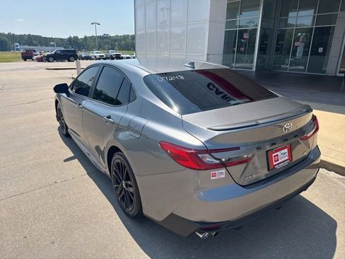 Used 2025 Toyota Camry SE w/ Convenience Package FWD image 10