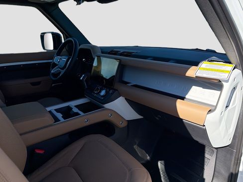 New 2026 Land Rover Defender 110 X-Dynamic SE image 13