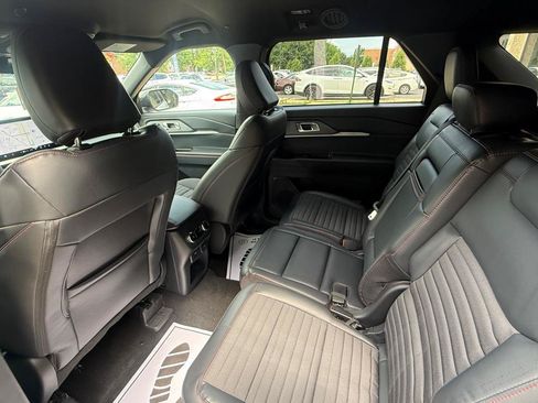 Used 2026 Ford Explorer ST-Line w/ ST-Line Street Pack AWD/4WD image 20