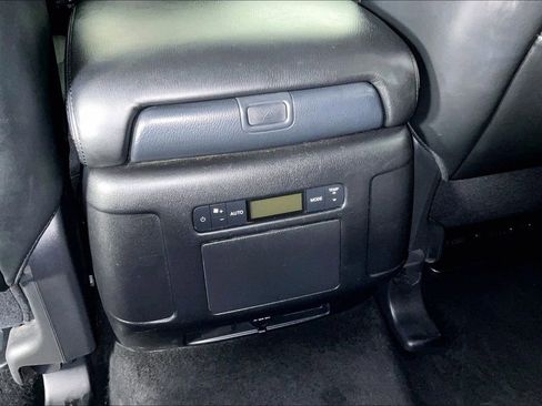Used 2024 Nissan Armada SV RWD image 31