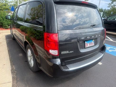 Used 2019 Dodge Grand Caravan SXT FWD image 2