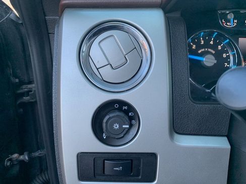 Used 2014 Ford F150 King Ranch w/ King Ranch Luxury Package image 9