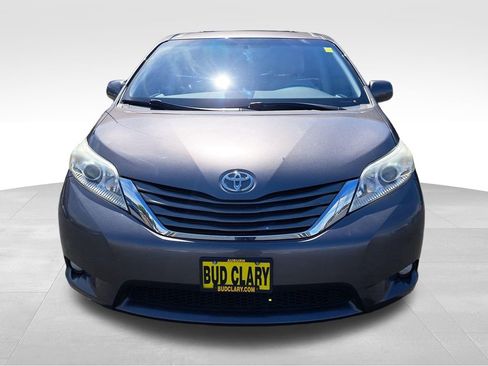 Used 2011 Toyota Sienna XLE w/ Entertainment Pkg FWD image 9