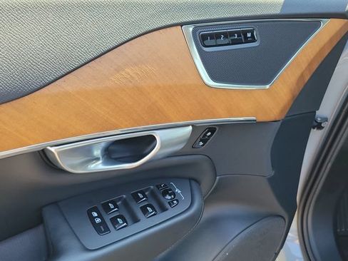 Used 2024 Volvo XC90 B5 Plus AWD/4WD image 25