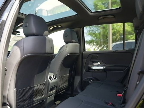 Used 2026 Mercedes-Benz GLB 250 4MATIC image 34