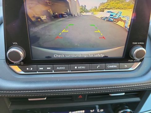 Used 2023 Nissan Rogue SV FWD image 22