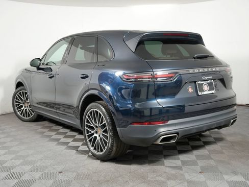 Certified 2023 Porsche Cayenne w/ Premium Package AWD/4WD image 3