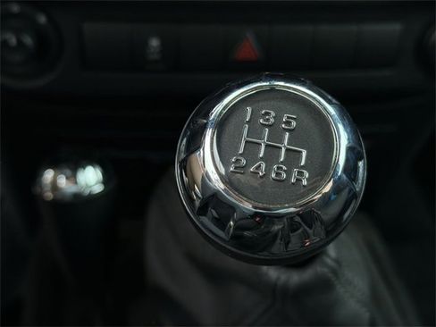 Used 2018 Jeep Wrangler Sport image 13