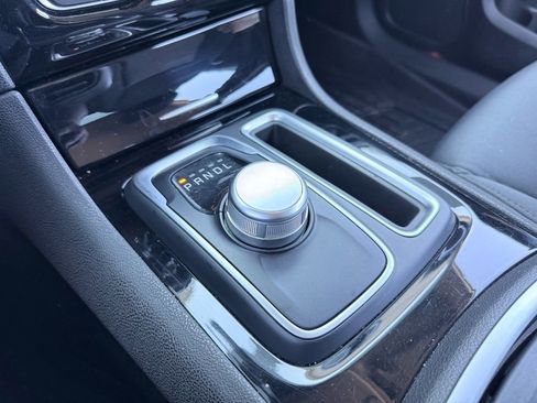 Used 2023 Chrysler 300 Touring w/ Sport Appearance Package image 22