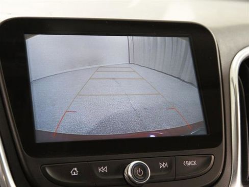 Used 2018 Chevrolet Equinox LT w/ Sun & Infotainment Package image 13