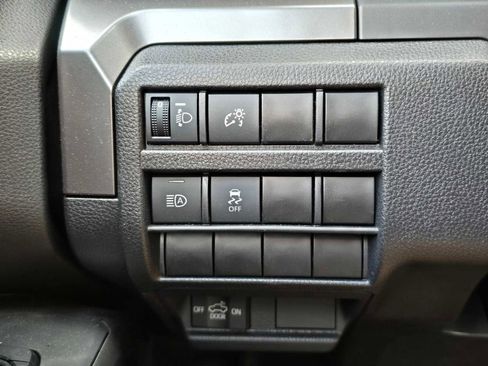 Certified 2025 Toyota Tacoma SR5 image 31