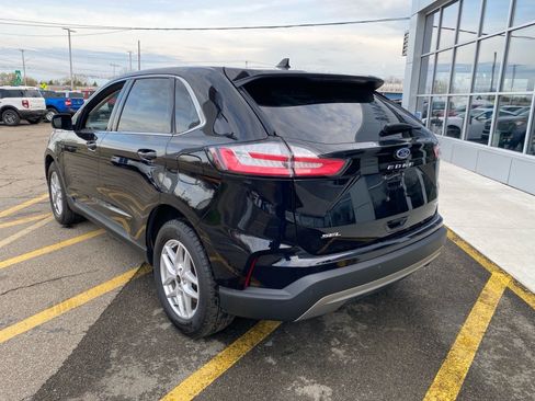 Used 2024 Ford Edge SEL w/ Convenience Package AWD/4WD image 4
